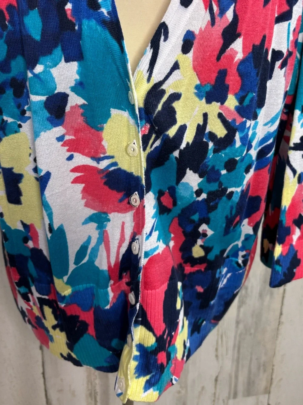 Lane Bryant Vibrant Colorful Abstract Floral Print V-Neck Button Front Cardigan